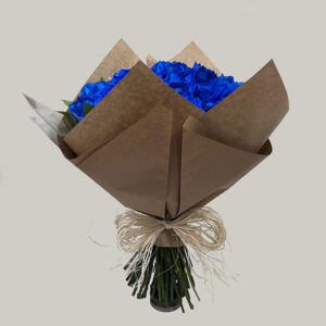 BUQUE COM 50 ROSAS AZUIS